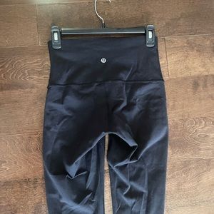 Lululemon Wunder Under Size 6 black Leggings